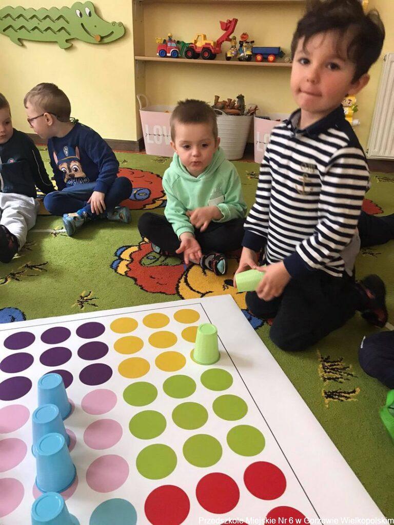 przedszkole gorzow nr 6 maluchy kodują na macie 008